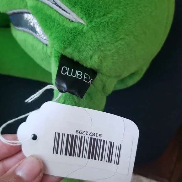Dollskill Club Exx Green Alien Plushie - Picture 7 of 7